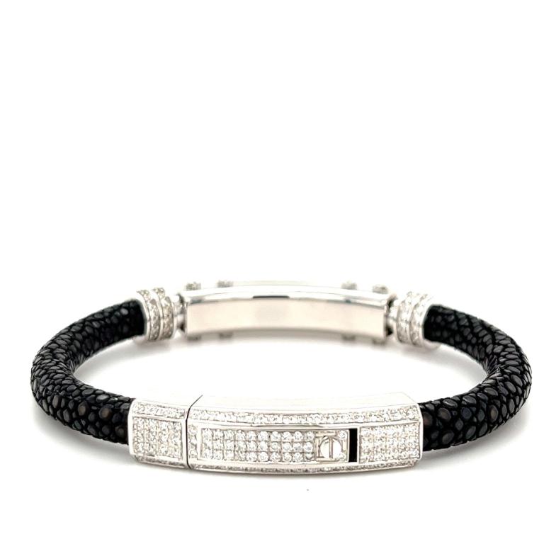Lederband mit 2,6 ct, Brillanten VVS1, Größe 18